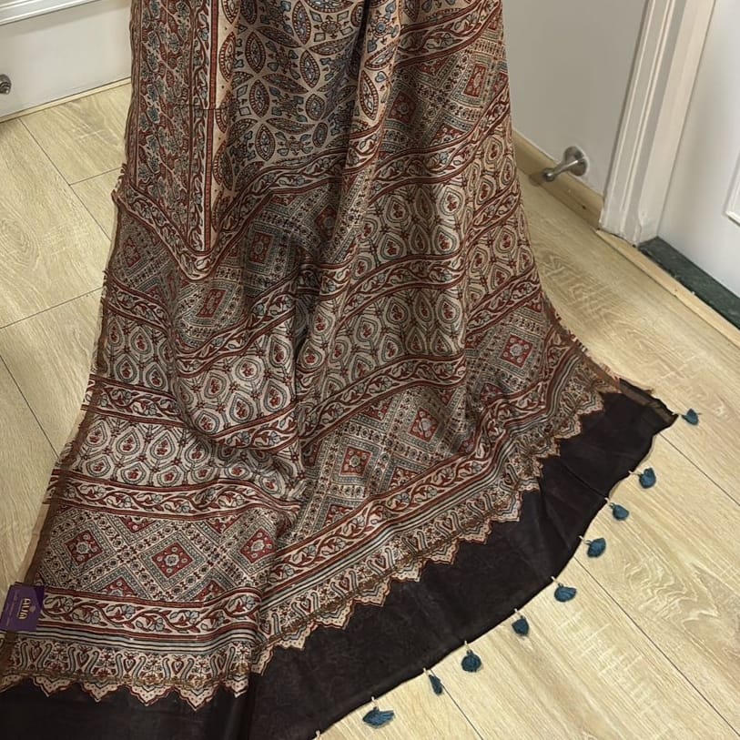 Aajrakh Chanderi Sarees – Handwoven Heritage with Tassels