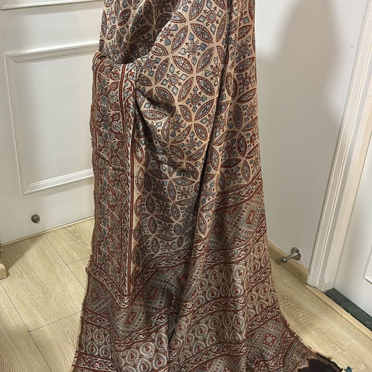 Aajrakh Chanderi Sarees – Handwoven Heritage with Tassels