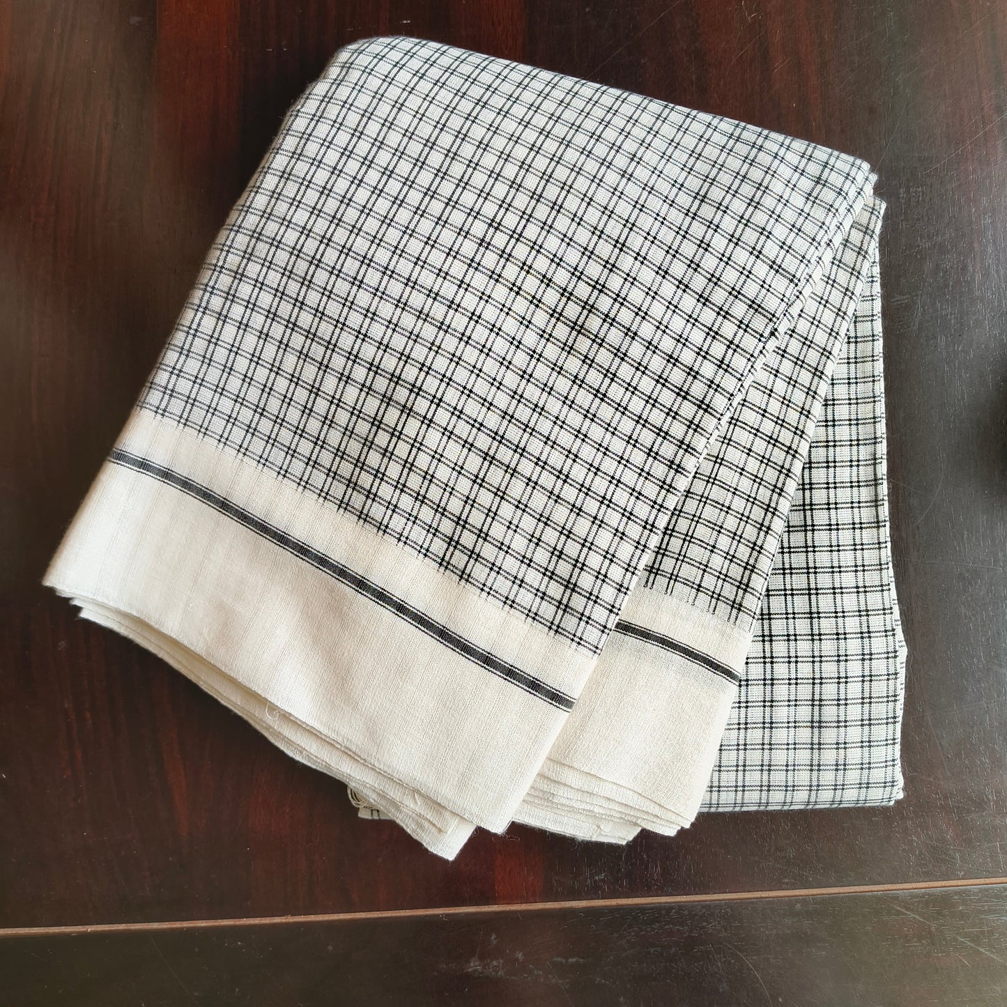 White Patteda Anchu Saree